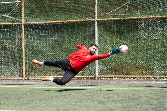 depsas-enerji-futbolculari-ay-yildizli-forma-mutlulugucs.jpeg