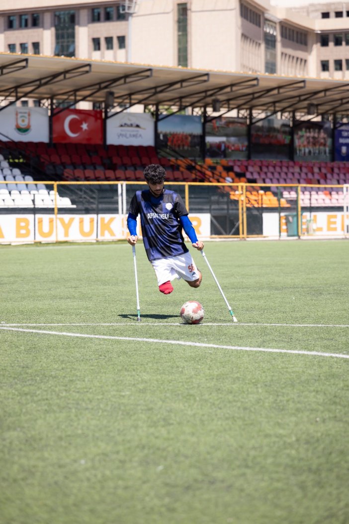 depsas-enerji-futbolculari-ay-yildizli-forma-mutlulugux.jpeg