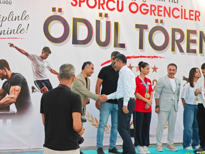diyarbakir-aksemsettin-ortaokulu-2.jpg