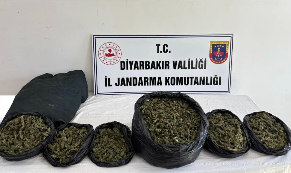 diyarbakirda-41-kilo-esrar-ele-gecirildi.jpg