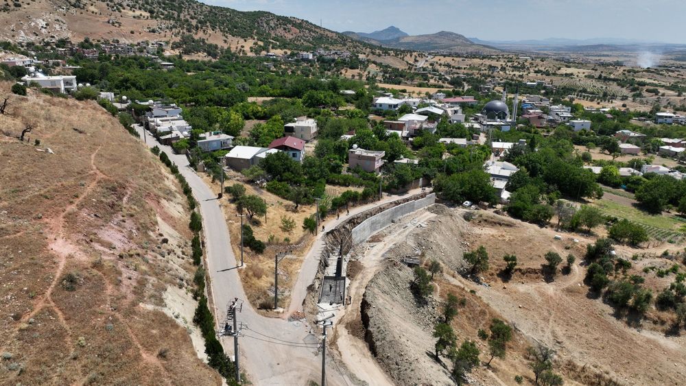 kirsal-mahalle-yollari-yenileniyor-2.jpg