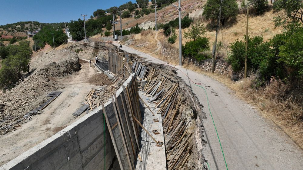 kirsal-mahalle-yollari-yenileniyor-3.jpg