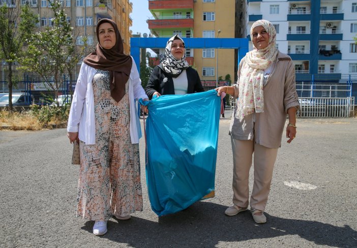 diyarbakirda-atik-perde-kumaslari-cesitli-urunlere-donusturuluyor-6.jpg