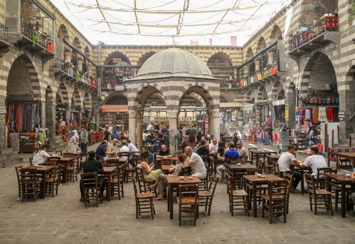 diyarbakir-16-yil-sonra-super-lig-heyecaniyla-misafirlerini-agirlamaya-hazirlaniyor-6.jpg