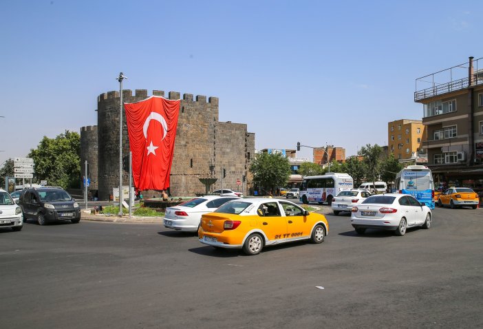 diyarbakir-16-yil-sonra-super-lig-heyecaniyla-misafirlerini-agirlamaya-hazirlaniyor-7.jpg