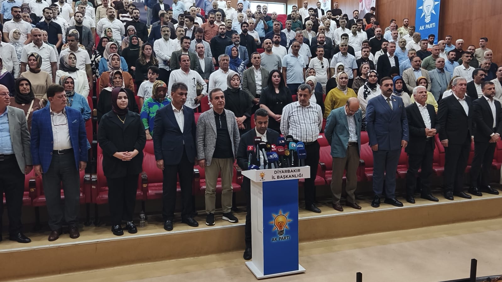 ak-parti-diyarbakir-4.jpg