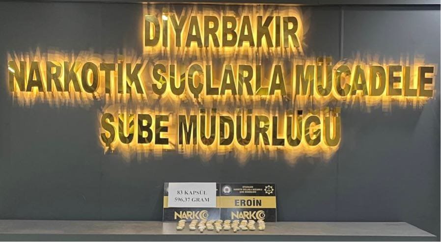 diyarbakirda-yabanci-uyruklu-sahsin-ic-beden-muayenesinde-83-kapsul-eroin-tespit-edildi.jpg