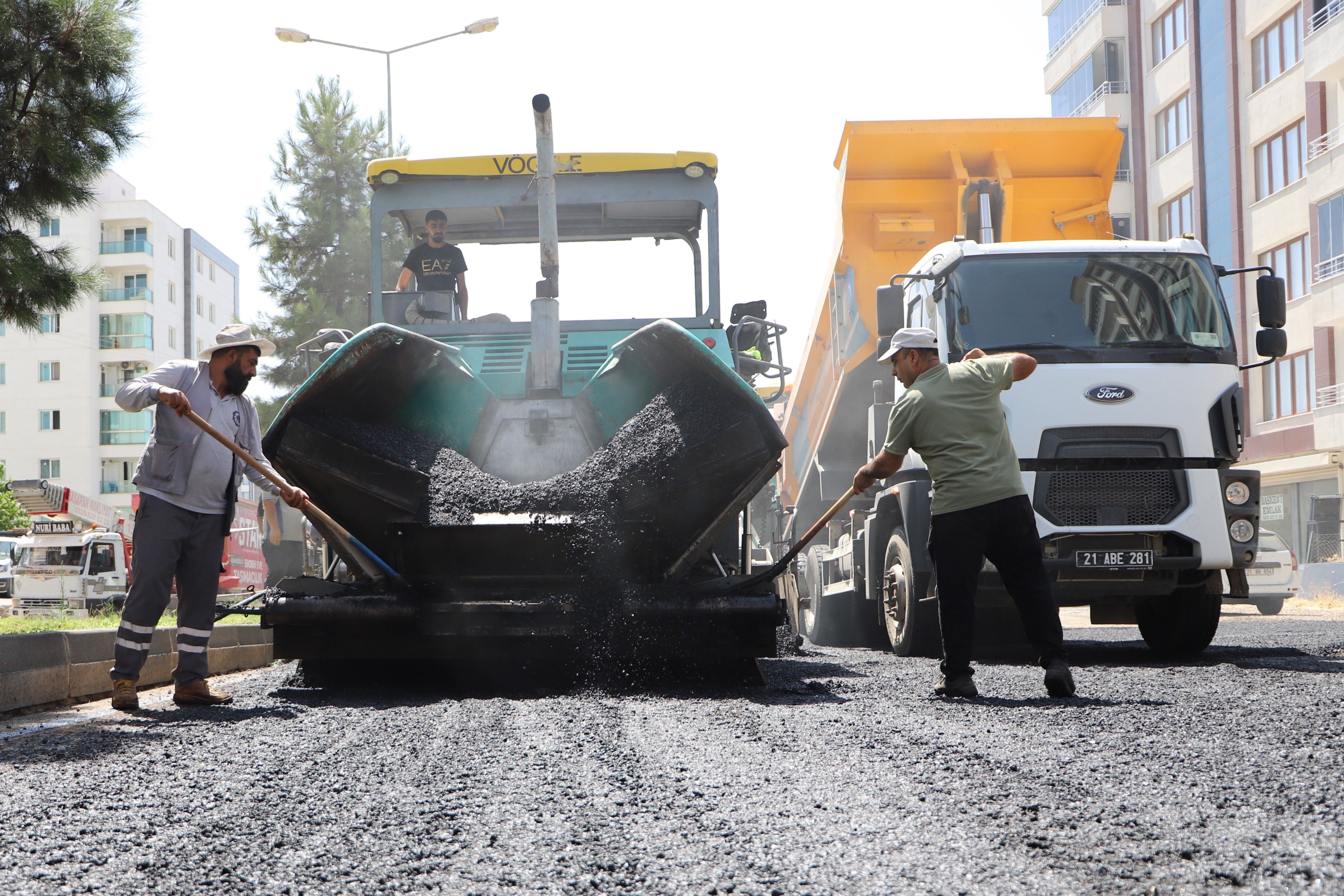kayapinarda-6-caddeye-42-bin-ton-sicak-asfalt-serilecek-2.jpeg