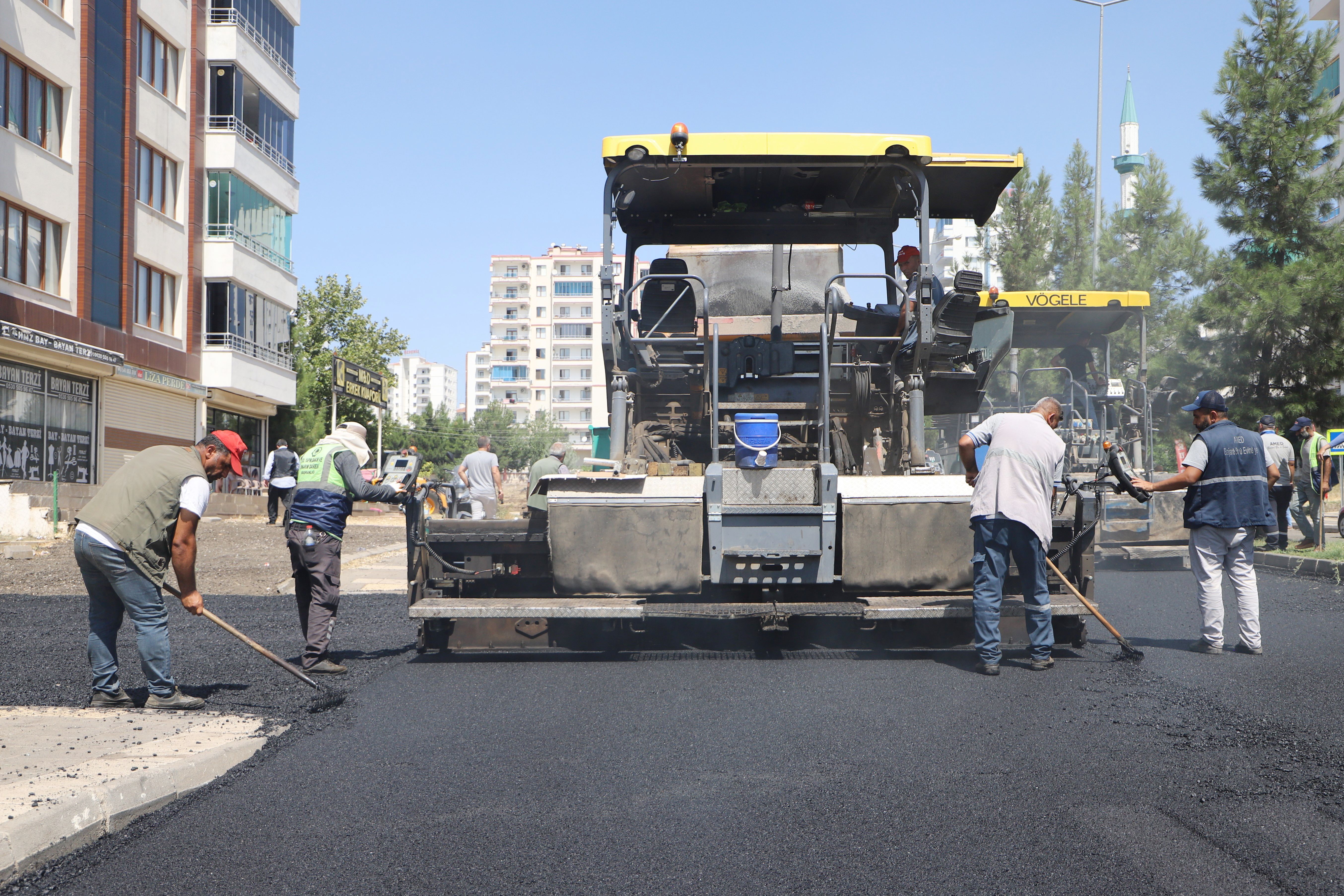 kayapinarda-6-caddeye-42-bin-ton-sicak-asfalt-serilecek.jpeg