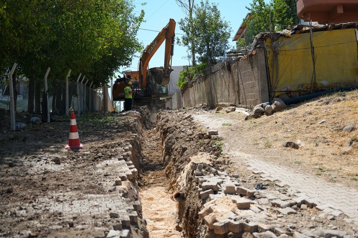 arikli-mahallesinde-15-yillik-icme-suyu-hatti-yenileniyor-4.jpg