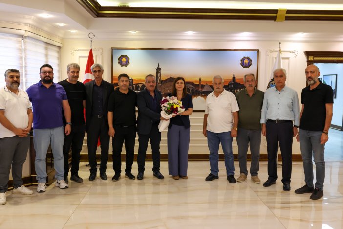diyarbakirda-tesis-sorunu-buyuyor-100e-yakin-takima-5-sahad.jpg