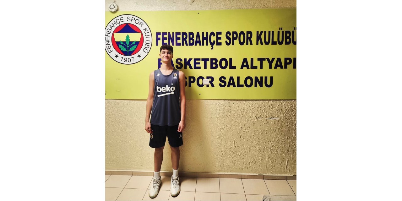 14-yasindaki-2-03-metrelik-genc-pivot-fenerbahce-yolundac-1.jpeg
