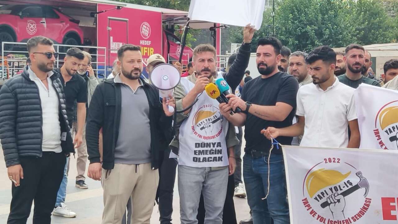 diyarbakirda-iscilerden-sari-baretli-protesto-3