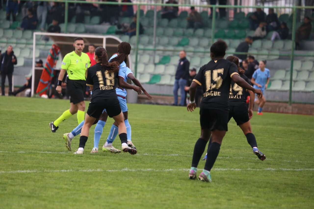 amedspor-kadin-3