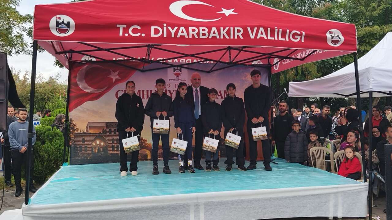 diyarbakir-cumhuriyet-kutlamasi-1