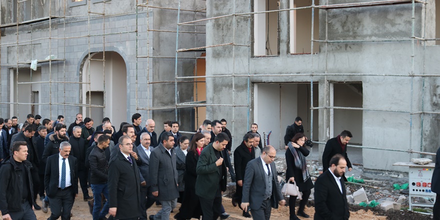 bakan-kurum-sur-konutlarini-inceledi-(2).jpg