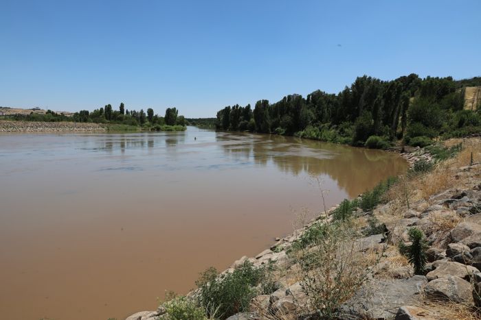 dicle-nehri-kiyisinda-buyuk-calisma-001.jpg