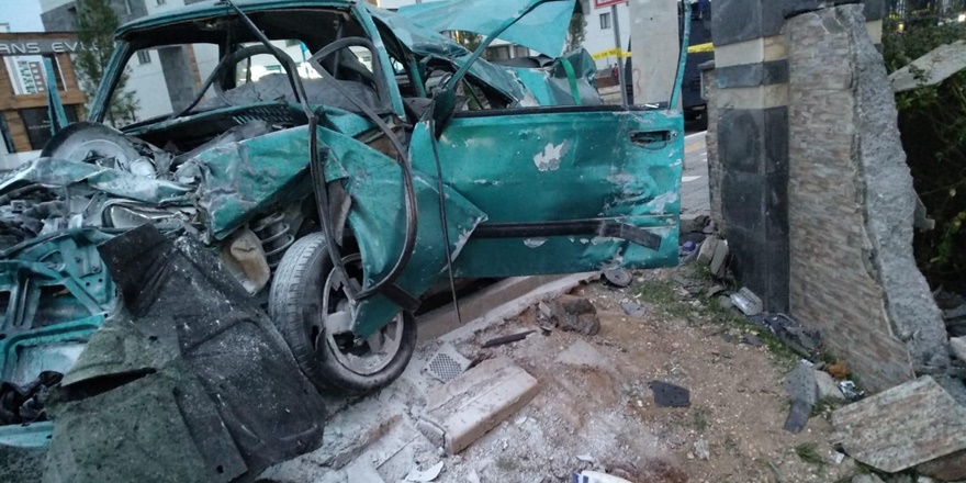 diyarbakir’da-feci-kaza-2-ogrenci-yasamini-yitirdi-(2).jpg