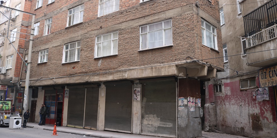 diyarbakir-garip-bina-(2).jpg