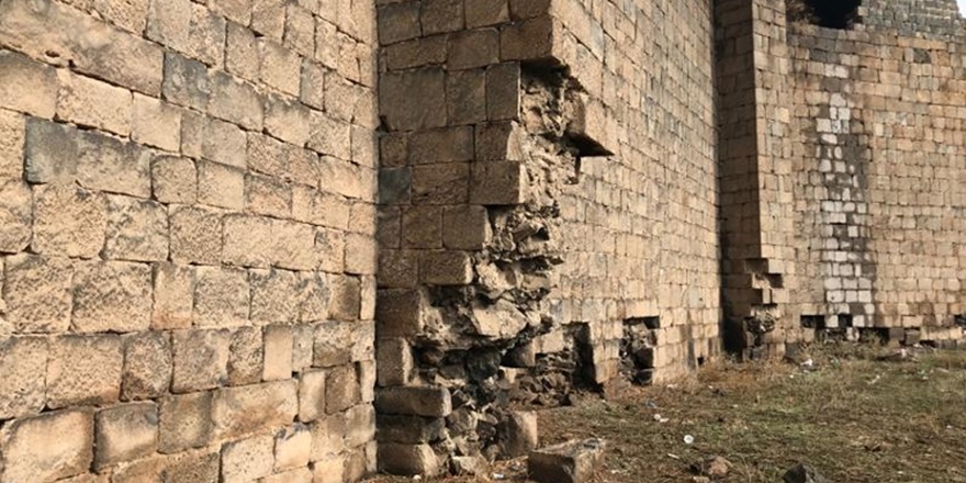 diyarbakir-kalesinden-bir-tas-almak-da-tarihi-eser-kacakciligidir-(3).jpg