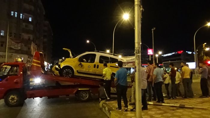 diyarbakirda-trafik-kazasi-2-yarali.jpg