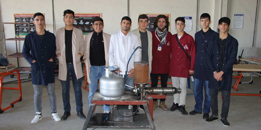 diyarbakirli-ogrencilerden-itme-kuvvetli-lpg’li-jet-motoru-(1).jpg