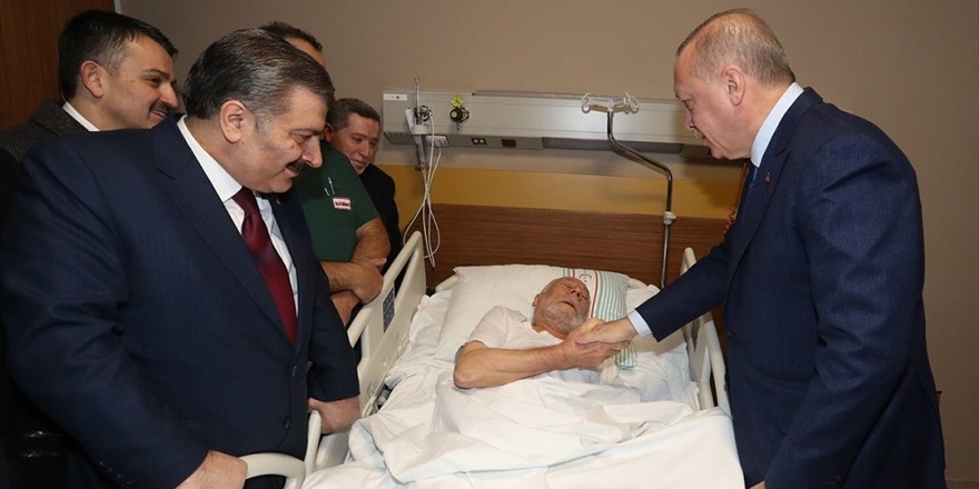 erdogan,-deprem-bolgesinde-hastane-ziyaretinde.jpg