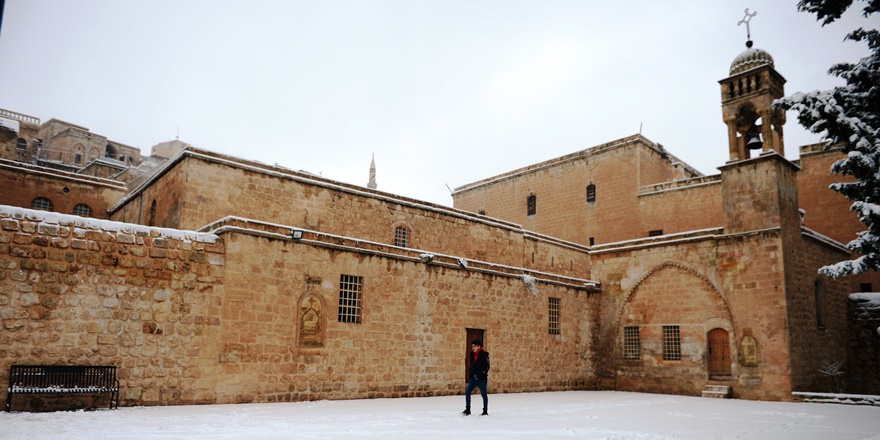tarihi-mardin-beyaz-ortu-altinda-(3).jpg