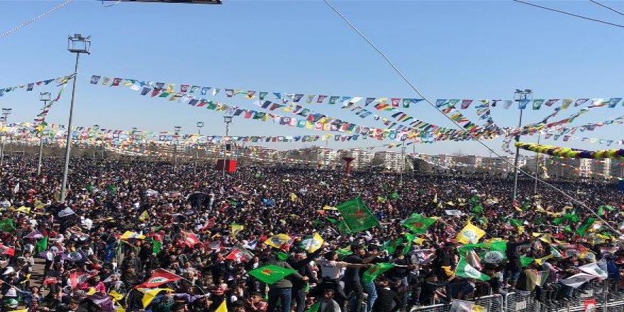 Diyarbakır Newroz'u başladı