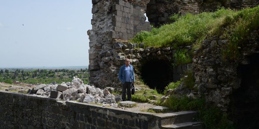 5 bin yıllık tarih yıkılıyor, yetkililer izliyor!