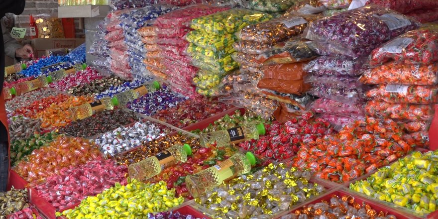 Çocuklar evde, bayram şekeri tezgahta kaldı