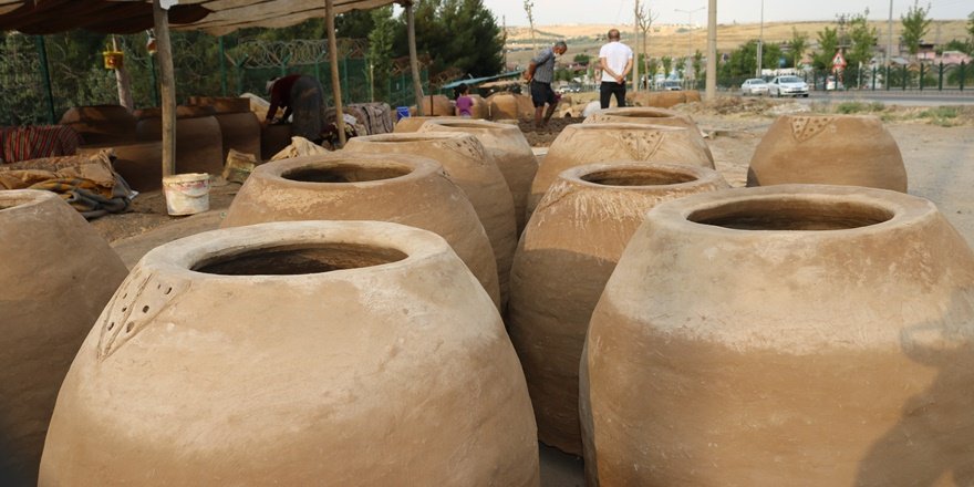 Tandır yapımı geçim kaynağı olmayı sürdürüyor