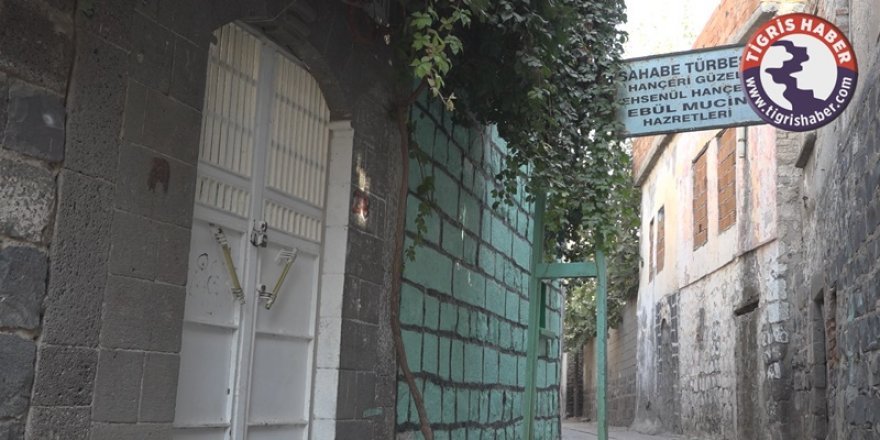 Sur’da bulunan 'Hanceri Güzel' türbesi bakımsızlığa terk edildi