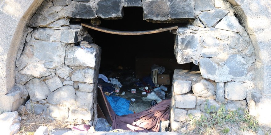 Diyarbakır'da UNESCO mirası çöplük içinde!