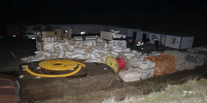 Saman altında uyuşturucu yürüttüler