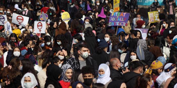 Diyarbakırlı kadınlardan 8 Mart yorumu: Her yerde acı çekiyoruz
